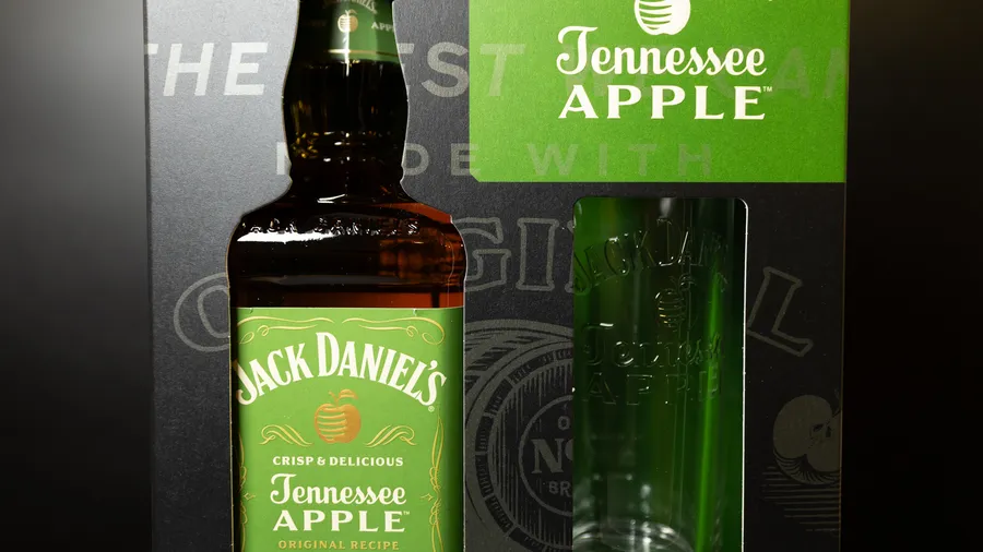 Jack Daniel's Tennessee Apple with a Highball Glass