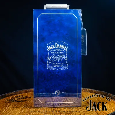 Jack Daniel's Sinatra Century Front Packaging with Handle