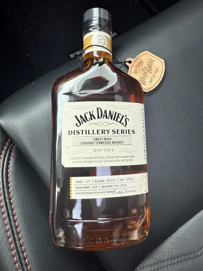 Jack Daniel's Distillery Series 015 Sweet Mash Straight Tennessee Whiskey aged in new charred white oak barrels
