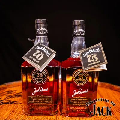 Close-up of both bottles together outside the box.