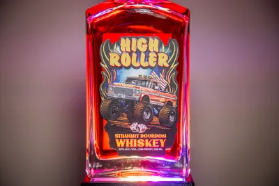 High Roller Straight Bourbon Whiskey front of bottle zoomed in label