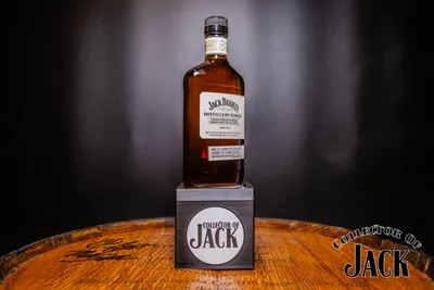 Jack Daniel's Distillery Series 009 Straight Tennessee Rye Whiskey Finished In High Toast Oak Barrels Front from Angle