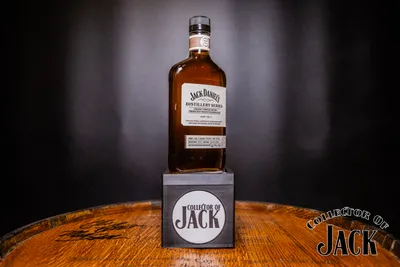 Jack Daniel's Distillery Series 010 Straight Tennessee Whiskey Finished With Toasted Pecan Wood Chips Front of Bottle